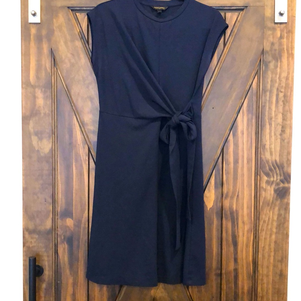 EUC BANANA REPUBLIC TIE DRESS